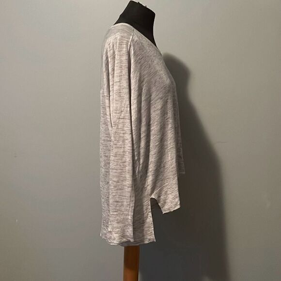 Primark Women's Gray High Low Hem Side Vent V-Neck Long Sleeve Top - Picture 4 of 7